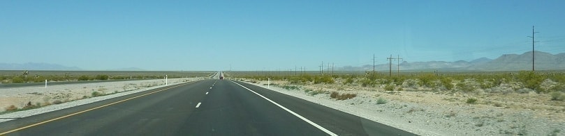 果てしなく続く道